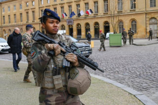 Afrykańscy żołnierze w europejskich armiach? Kontrowersyjny pomysł na rekrutację Afrykanów do wojsk UE