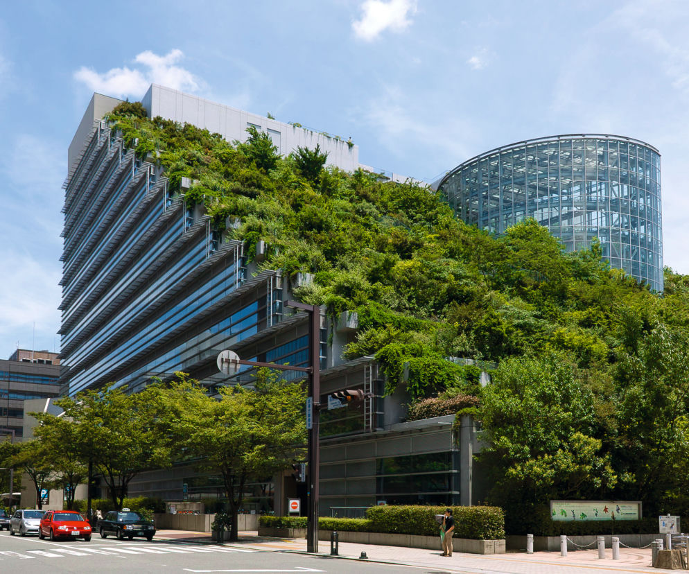 Siedziba prefektury, Fukuoka, Japonia proj. Emilio Ambasz and Associates, 1995