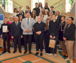 „Plastyczne Oscary” i mosty między pokoleniami. Wielki finał konkursów w ramach kampanii „Widzę – rozmawiam – reaguję” w Siedlcach