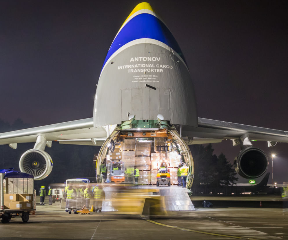 Olbrzymi samolot Antonov An-124 Rusłan z Wuhan wylądował w Katowicach. Co było na pokładzie? 