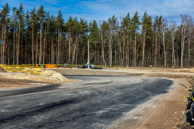 Budowa tunelu pod torami przy PKP Warszawa Wesoła