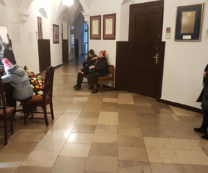 Torunianie pamiętają o Pawle Adamowiczu. Masowo wpisują się do księgi kondolencyjnej
