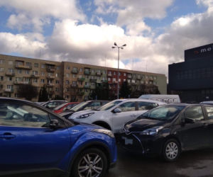 Mieszkańcy Podkarpacia ruszyli do SKLEPÓW!  Tłumy, pełne parkingi, PUSTE PÓŁKI!