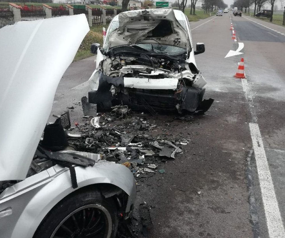 Wypadek na DK 12 pod Chełmem. Duże utrudnienia, dwie osoby ranne [AKTUALIZACJA]