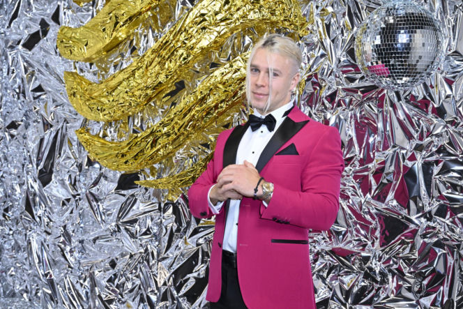 Skolim ma gest! Gitarzysta jego zespołu pokazał luksusowy prezent