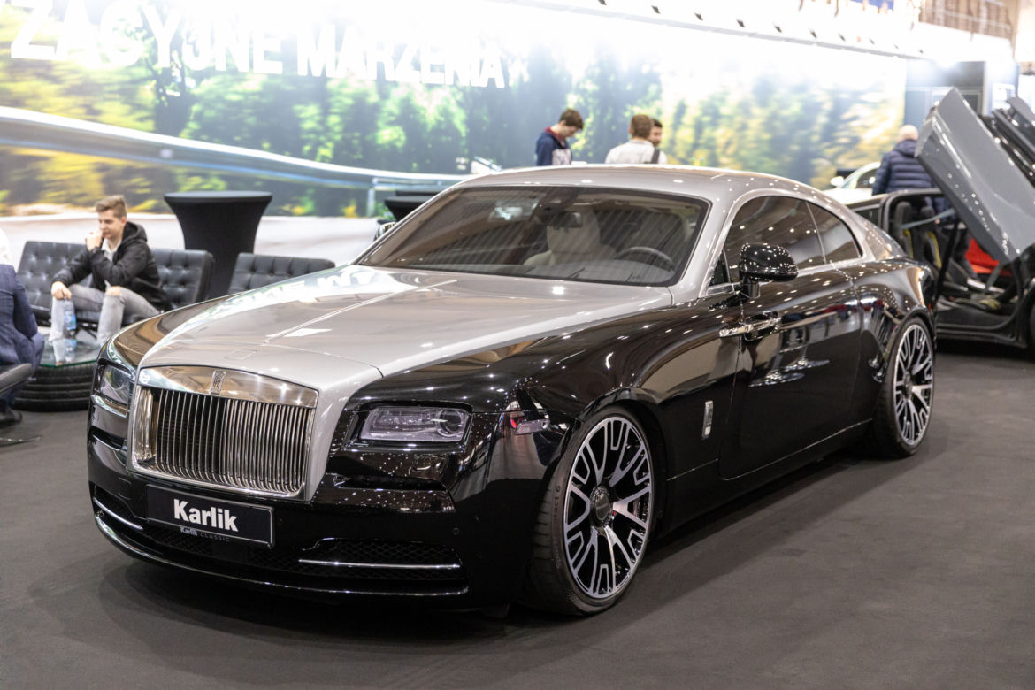 Poznań Motor Show 2022 trwa. Pojazdy policyjne także zachwycają 