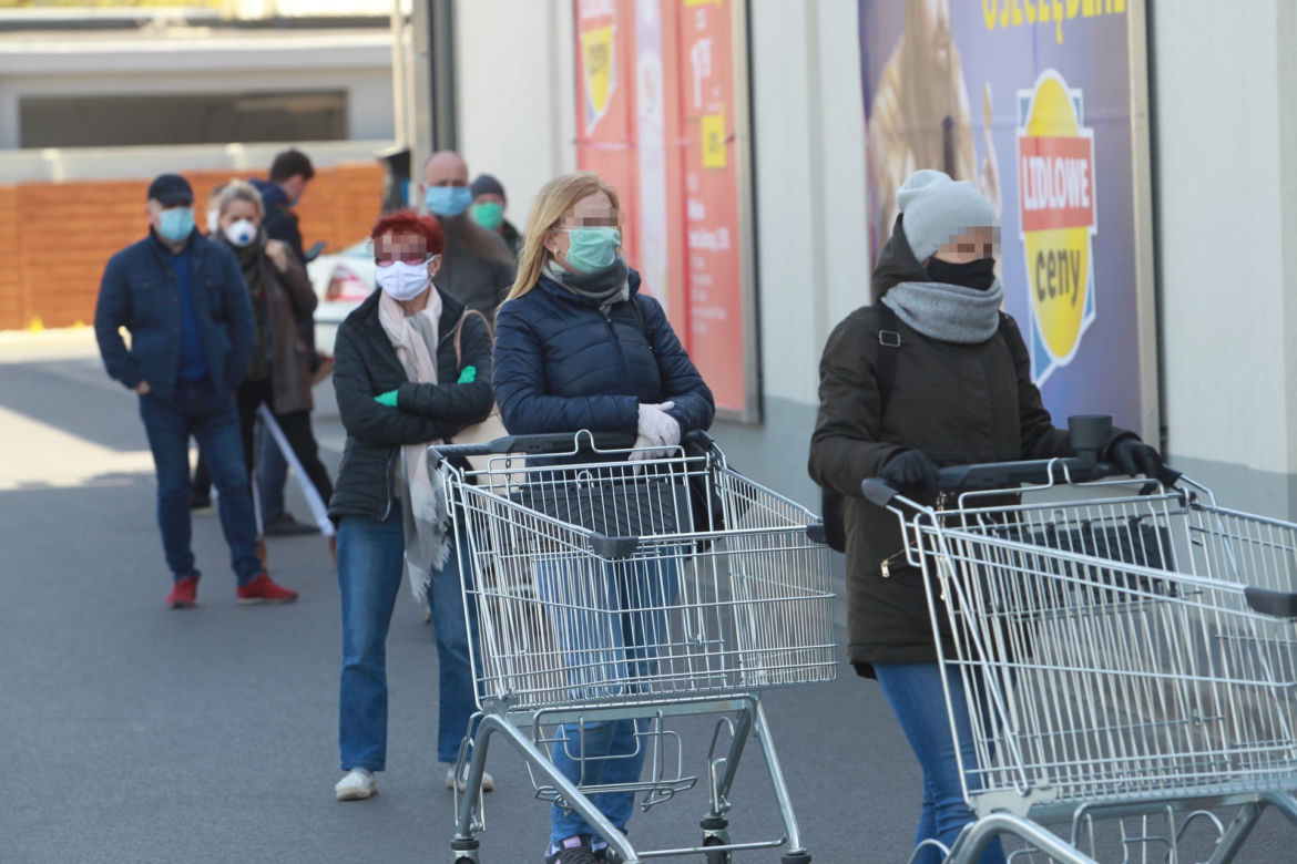 Tak warszawiacy reagują na nakaz noszenia maseczek