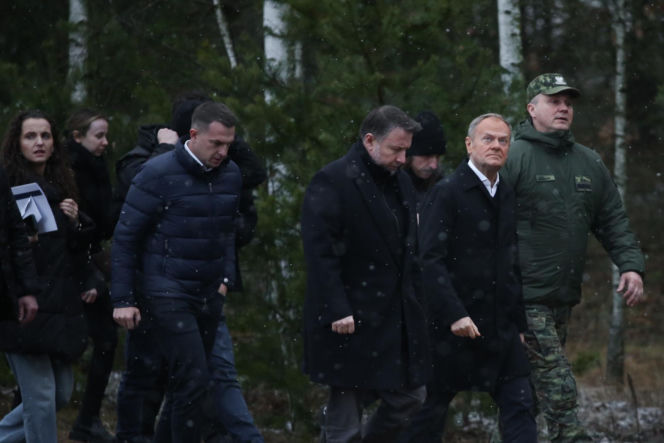 Premier Donald Tusk podziękował służbom na granicy z Białorusią. „Żeby świętować mógł ktoś, ktoś musi czuwać”