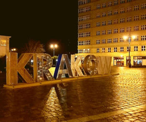 Na krakowskim Rynku pojawiły się już pierwsze świąteczne iluminacje