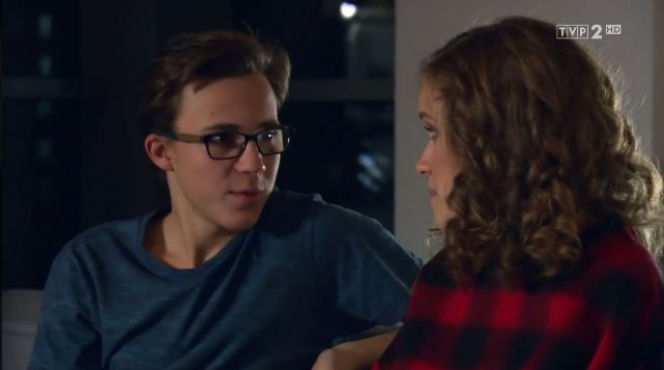 Barwy szczęścia odcinek 1612 Angela (Helena Englert) Kajtek (Jakub Dmochowski)