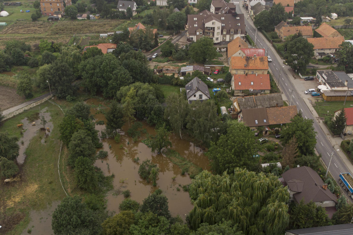 Czarna Woda zalewa Gniechowice
