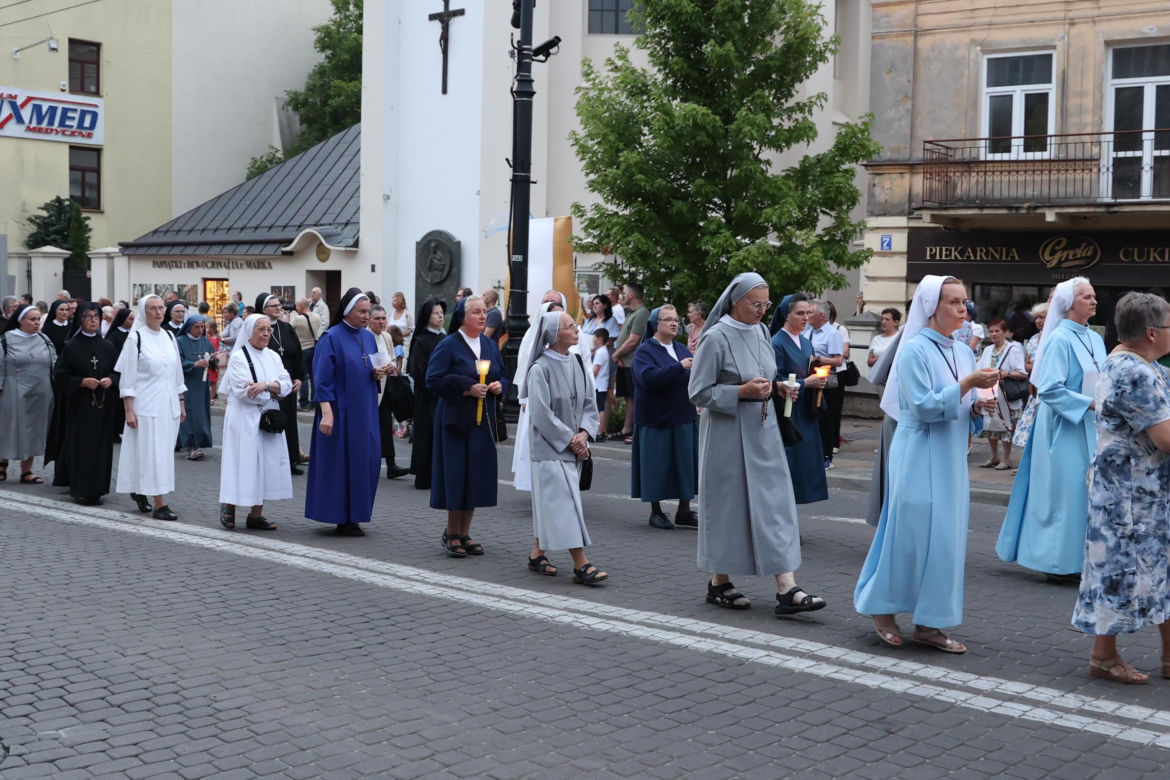 76. rocznica Cudu Lubelskiego. Procesja różańcowa w centrum Lublina