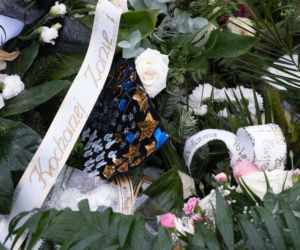 Mama i córka spoczęły w jednym grobie.