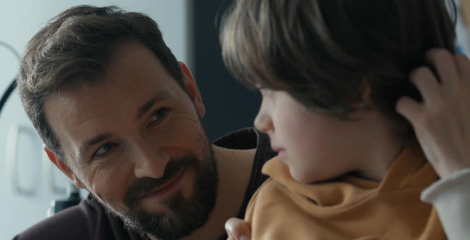 Barwy szczęścia odc. 3276. Sonia (Weronika Nockowska), Marcin Kodur (Oskar Stoczyński), Mateuszek (Filip Kowalewicz)