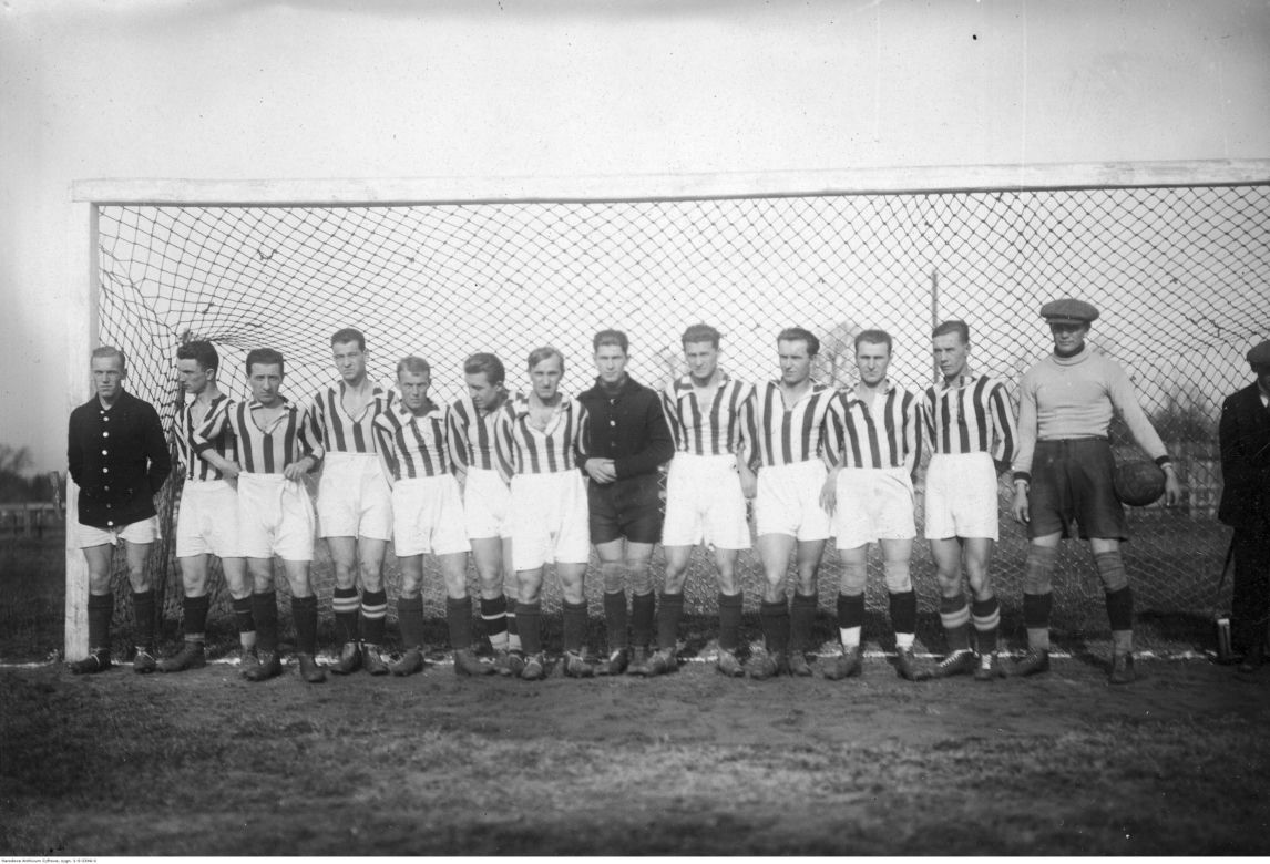 Tak kiedyś wyglądały derby Krakowa. Święta Wojna na starych zdjęciach! 