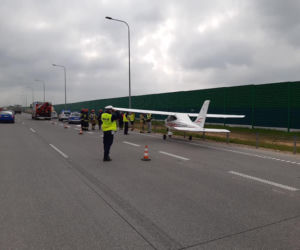 Lądowanie awionetki na A1 w Częstochowie [ZDJĘCIA]