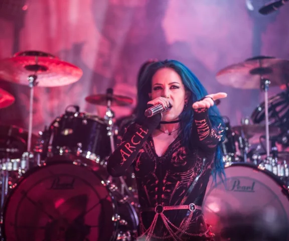 Alissa White-Gluz zwróciła się do fanów. Wokalistka wydała nowe oświadczenie