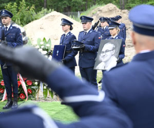 Tłumy pożegnały 23-letniego policjanta. Kacper zginął w tragicznym wypadku w Piasecznie