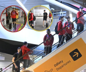 Siatkarze zadali szyku na lotnisku! Szpanerskie torby na bagaże i modne klapki zrobiły wrażenie na innych pasażerach