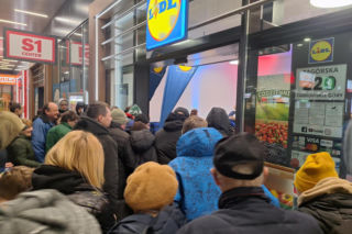 Dantejskie sceny na otwarciu Lidla w Tarnowskich Górach. Bitwa o szlifierki i wołanie o pomoc