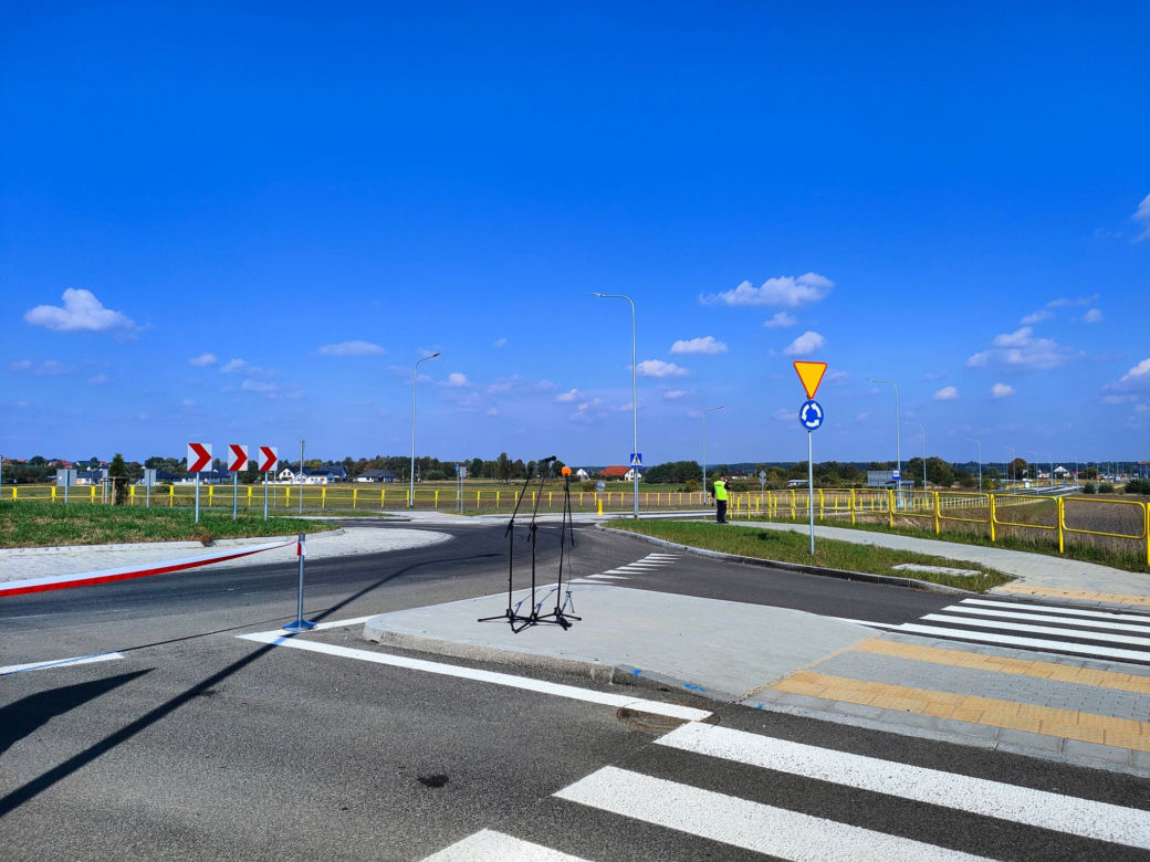 Wstęga przecięta. Ulice Meblowa i Jaworowa w Łomży uroczyście otwarte! 