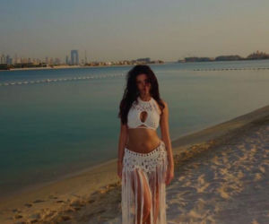 Roksana Węgiel-Mglej rozciąga się w Dubaju