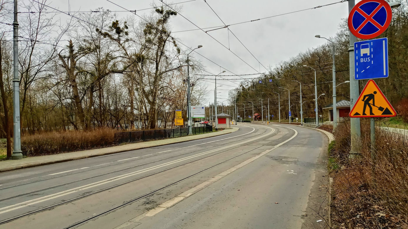 Nieaktualne oznakowanie zniknęło z ulicy Arkońskiej