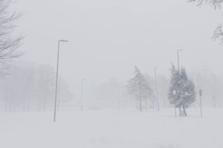 Atak zimy na wybrzeżu. Burze śnieżne, zasypane drogi i alerty IMGW