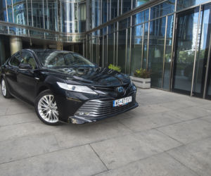 Toyota Camry 2.5 Hybrid Dynamic Force 218 KM e-CVT Executive