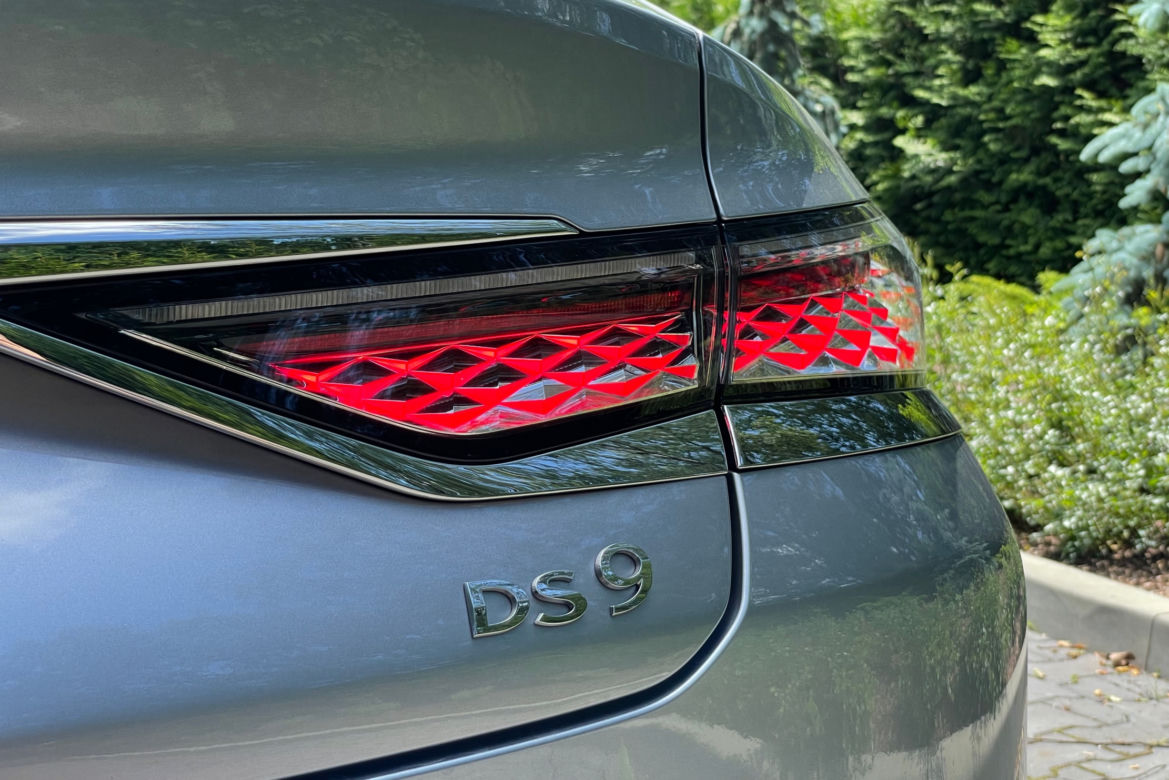 DS 9 E-Tense 225 AT8 Rivoli+