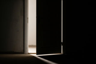 Koszmar w Orzyszu. Co wydarzyło się za zamkniętymi drzwiami?