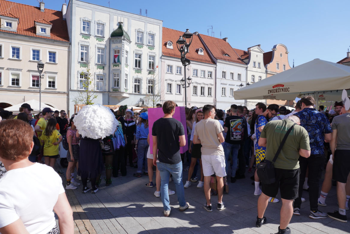 Igry 2024. Barwny korowód studentów przeszedł ulicami Gliwic