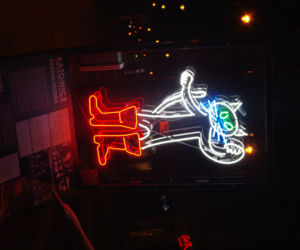 Katowice jak Las Vegas. Można wybrać się na spacer szlakiem neonów [ZDJĘCIA]