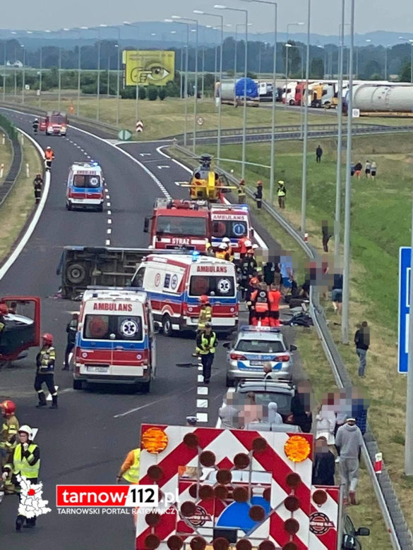 Wypadek na A4. Bus zderzył się z osobówką! W akcji śmigłowiec LPR!