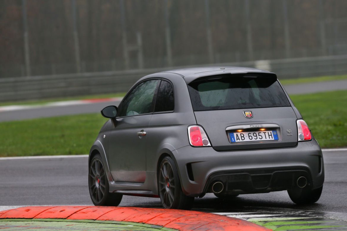 Abarth 695 biposto