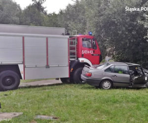 Poważnie wyglądający wypadek w Tychach: Dwie osoby trafiły do szpitala