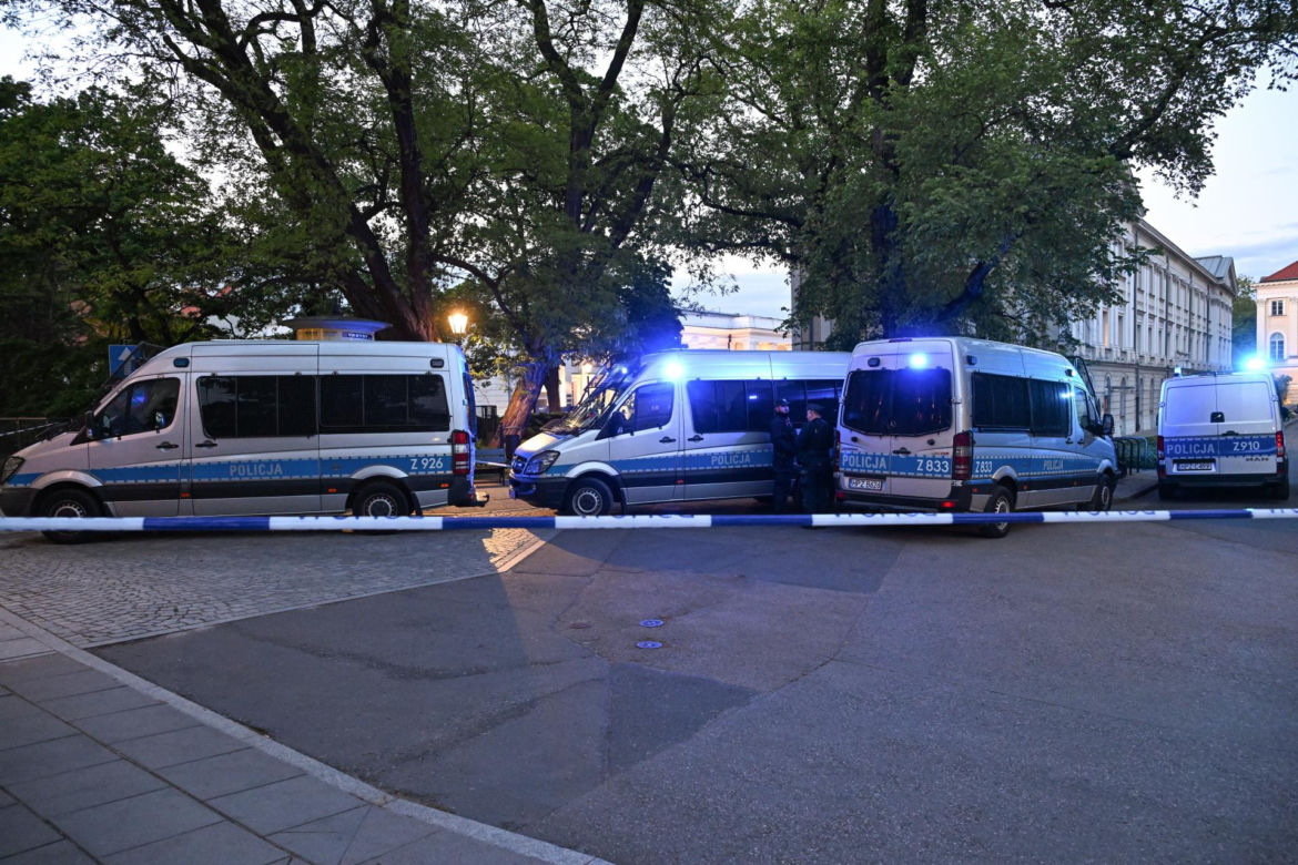Masakra siekiera na Uniwersytecie Warszawskim. Kobieta z podciętą głową