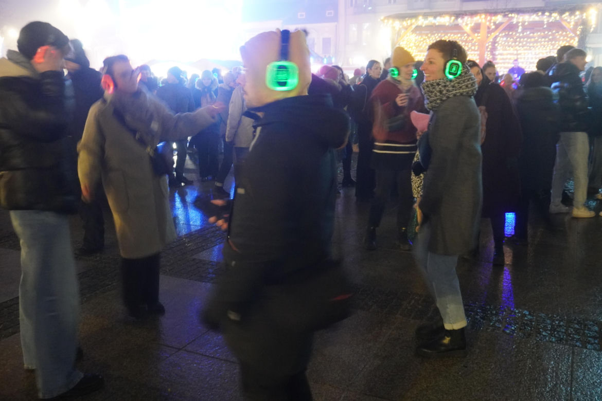 Silent disco i diabelski młyn w Rynku w Kielcach