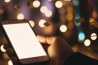 Noworoczne rymowanki 2026. Jak uniknąć banału i co tak naprawdę liczy się dla bliskich?