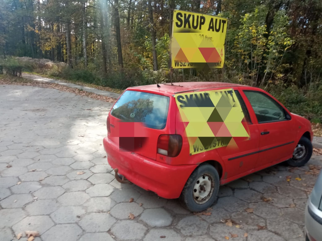Szpecą i zajmują miejsca parkingowe. Wraki na ulicach Starachowic