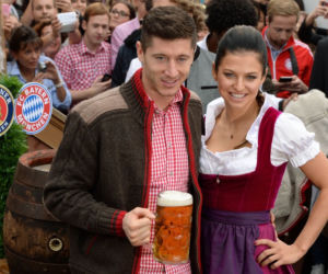 Robert Lewandowski przed meczem Polska Niemcy - Bayern Monachium na Oktoberfest