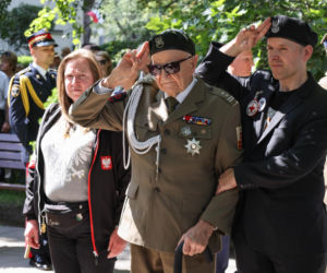 Salwa honorowa i apel pamięci na Żoliborzu. Uczczono bohaterów Powstania