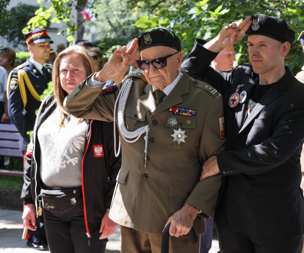 Salwa honorowa i apel pamięci na Żoliborzu. Uczczono bohaterów Powstania