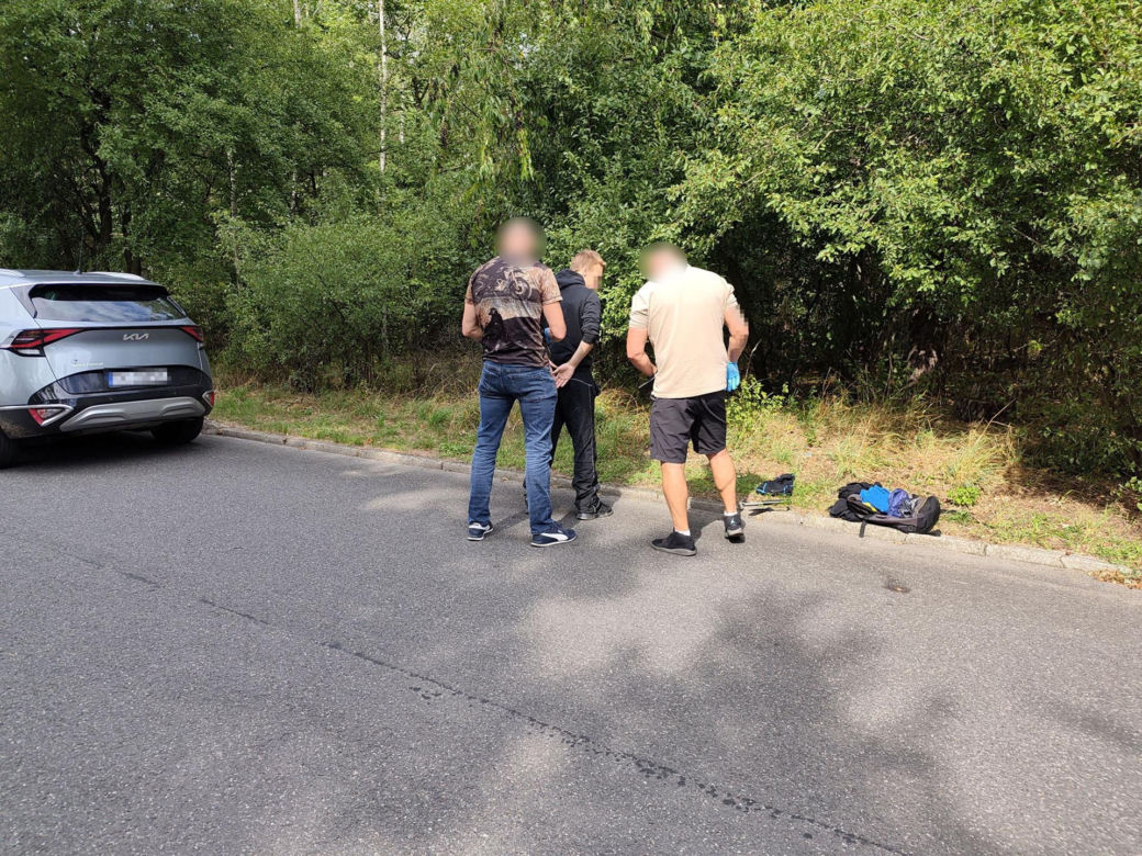 Zabójca z lasu schwytany? 19-latek wpadł pod domem ofiary
