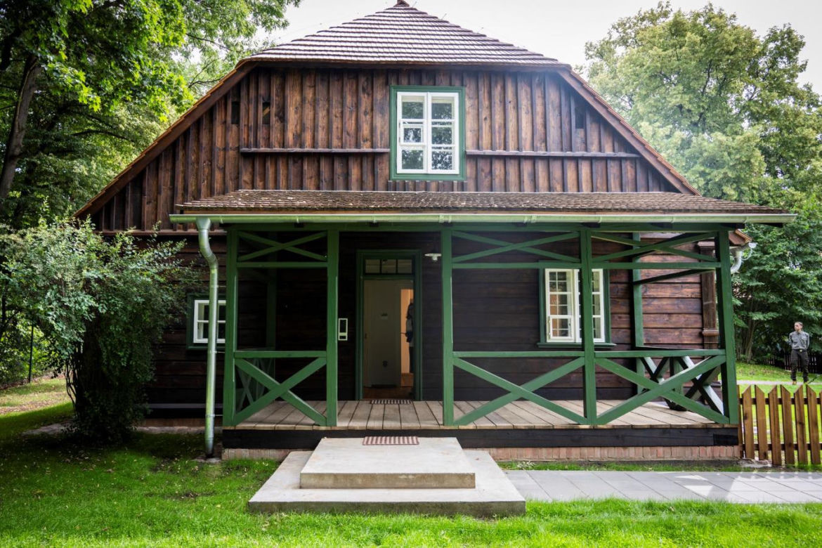 Leśniczówka w Lesie Kabackim gruntownie odnowiona