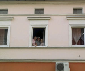 Nie śpimy, bo sufit leci nam na głowy 