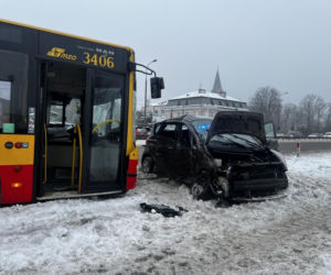 Wypadek autobusu miejskiego w Markach. Są ranni