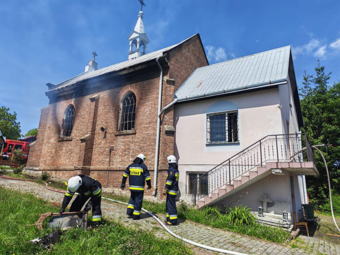 Przerażająca pożoga w kościele. Płomienie buchały przez okna! Ogień strawił całe wnętrze