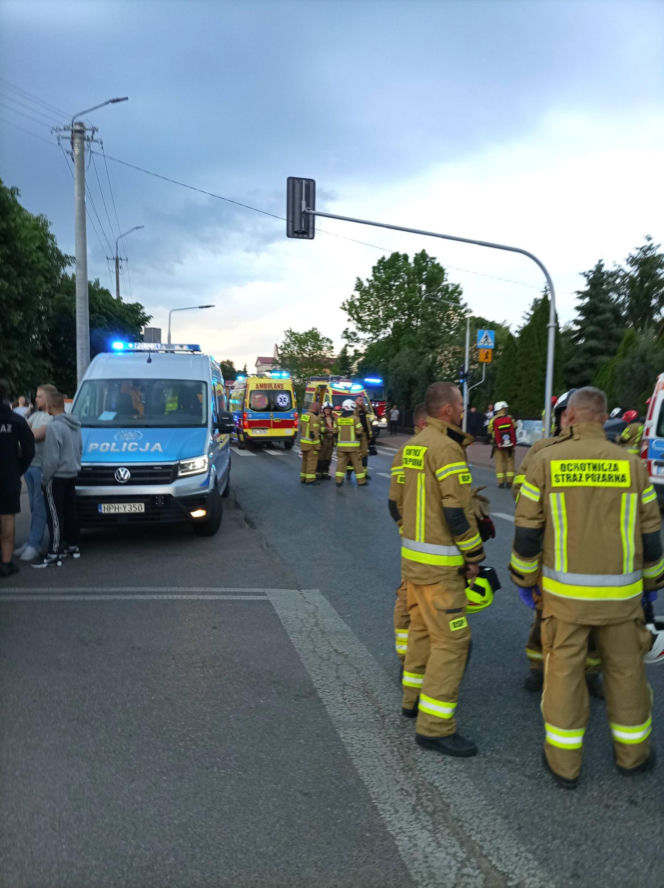 Zderzenie karetki i osobówki w Wiśniewie