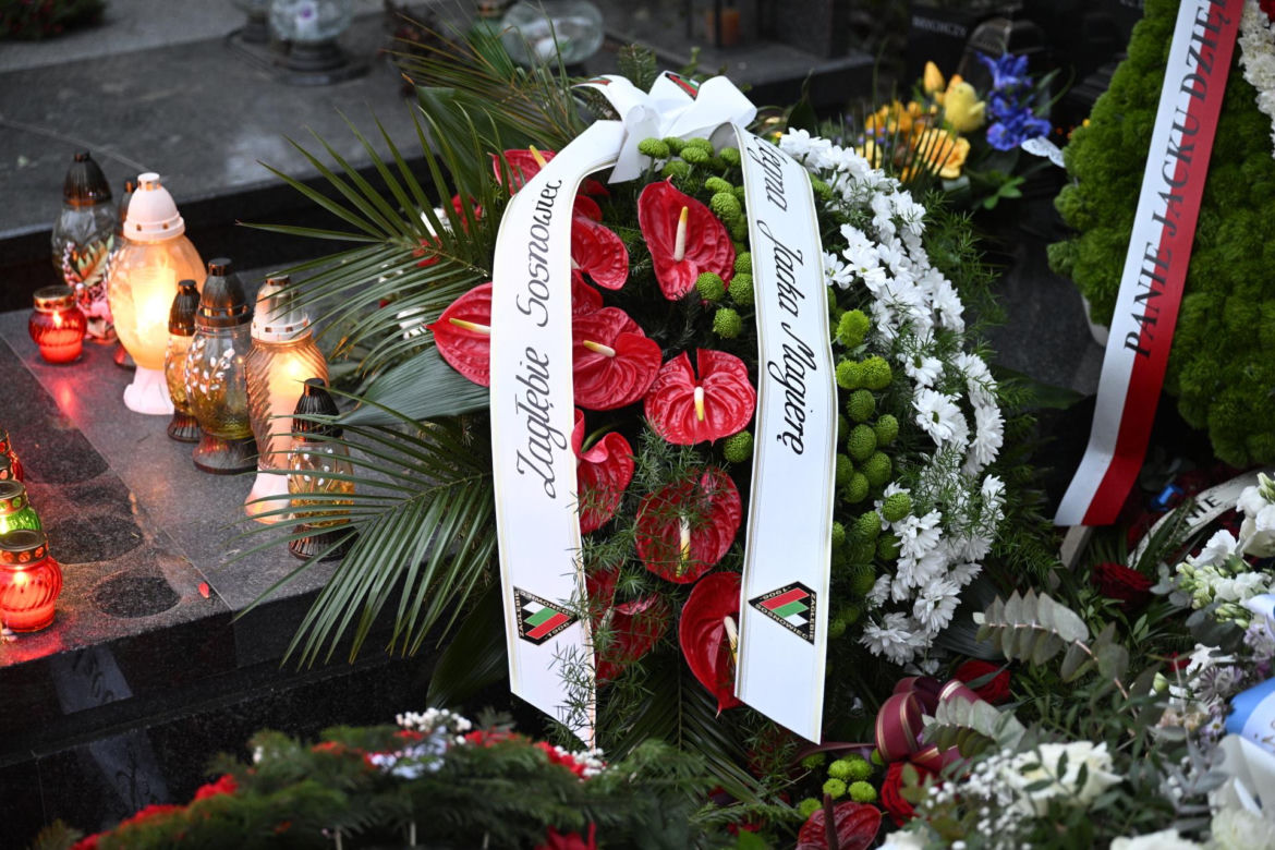 Tak wygląda grób Jacka Magiery po pogrzebie